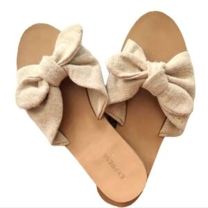 NEW! EXPRESS Neutral Bow Tie Flat Slide On Sandals 6.